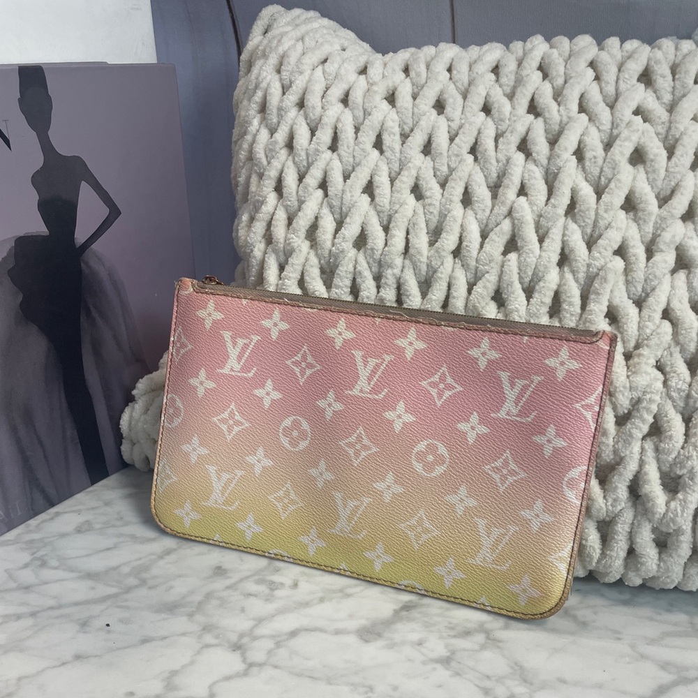 Louis Vuitton Neverfull Pouch